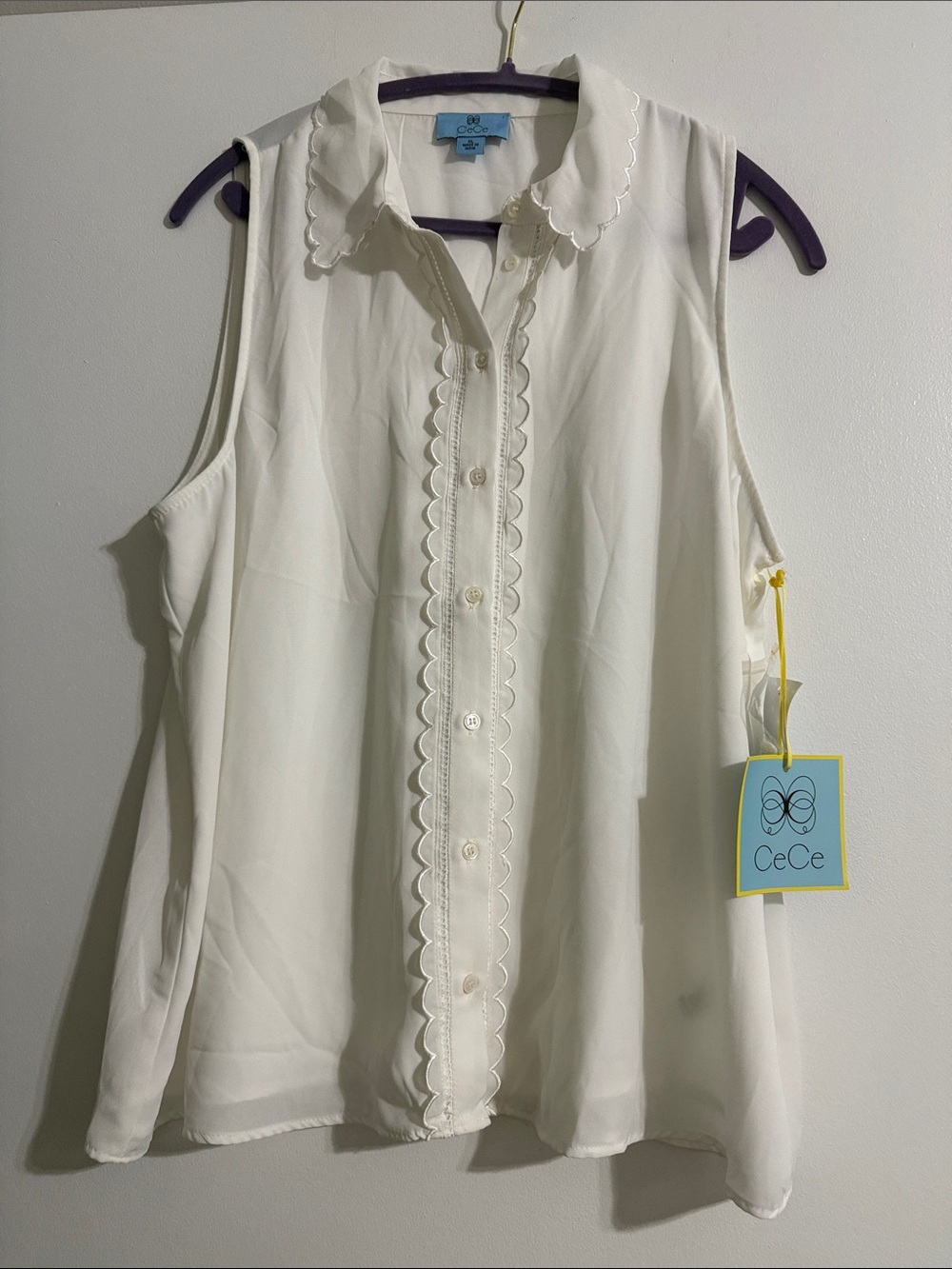 CeCe White Sleeveless Scalloped Button-Front Blouse